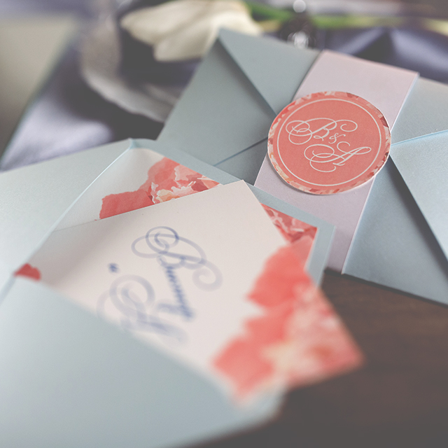結婚式の招待状を手作り！ふさわしいデザインと素材の選び方は？