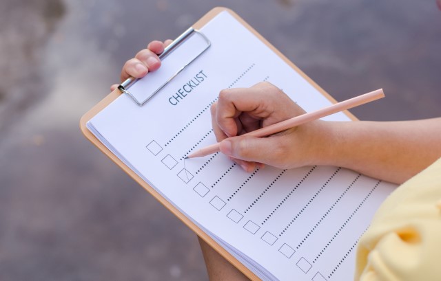 チェックする様子