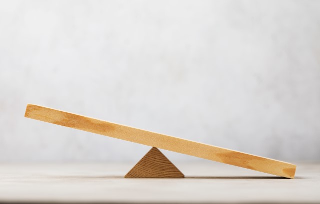 傾いたシーソー