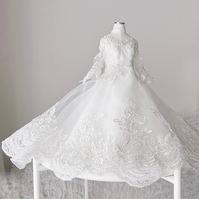 ウェディングドレスをリメイクしたい！ベビードレスや小物など…結婚式