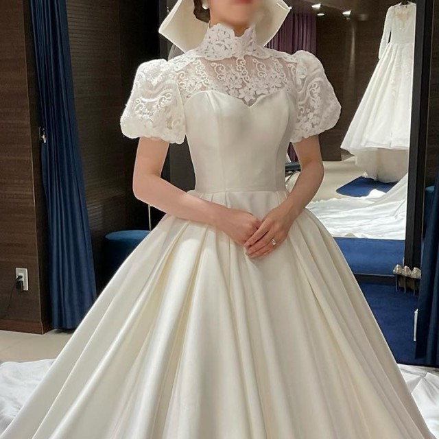 トップス型のボレロのウェディングドレス