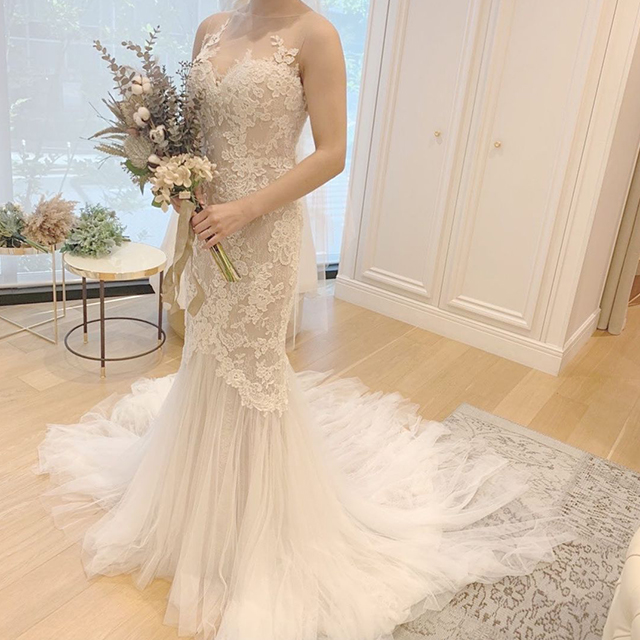 裾がフリルになったマーメイドドレス