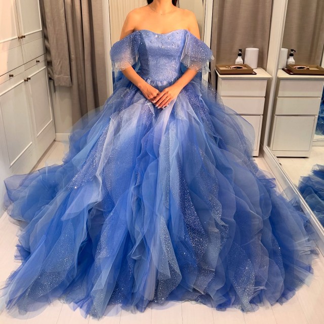 ブルーのカラードレス