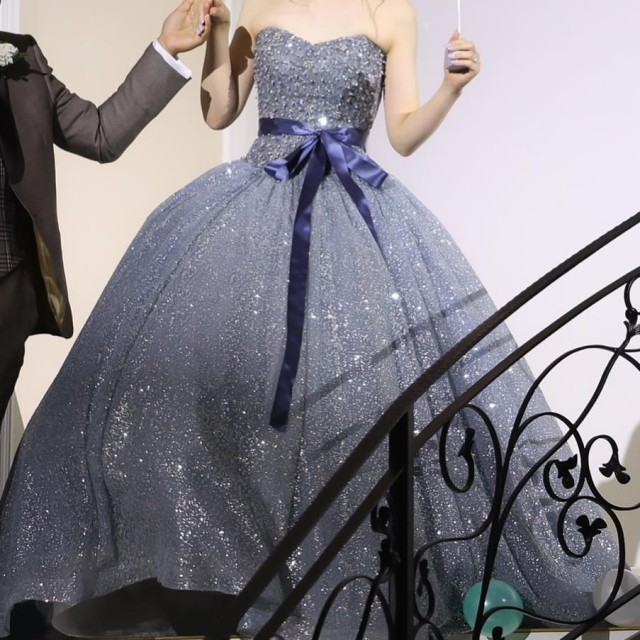 くすみブルーのカラードレス