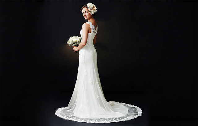 背が低い×痩せ型な花嫁に似合うウェディングドレスのカタチは 