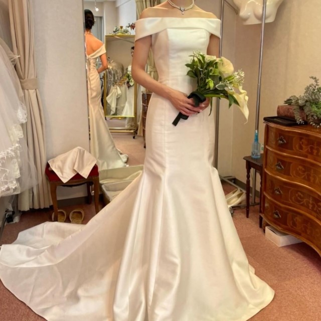 実例あり】オフショルダーのウェディングドレスの特徴や選び方は