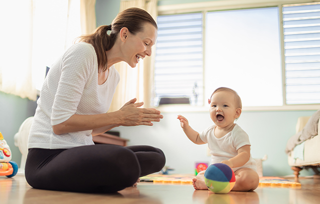 赤ちゃんと女性