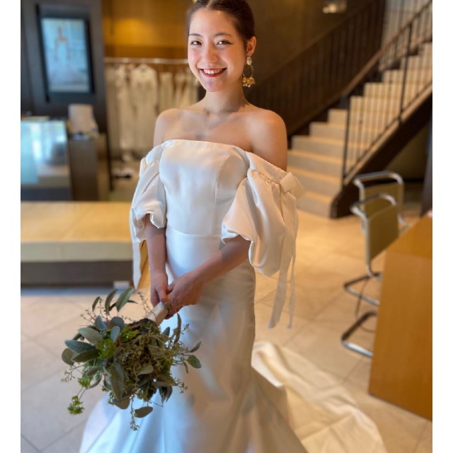 パフスリーブのマーメイドライン