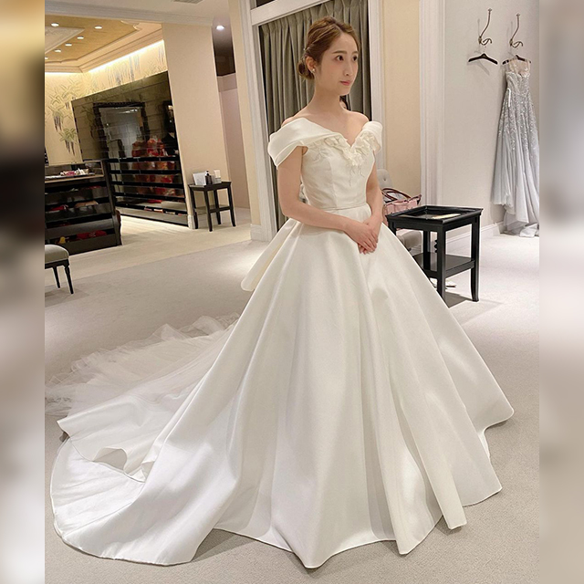 シンプルなウェディングドレス特集！先輩花嫁が着た素敵なドレスをたっぷり …