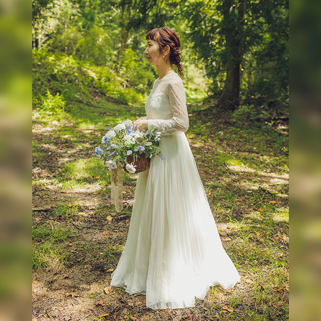 カジュアルなウェディングドレスを着たい人必見！先輩花嫁が着た  