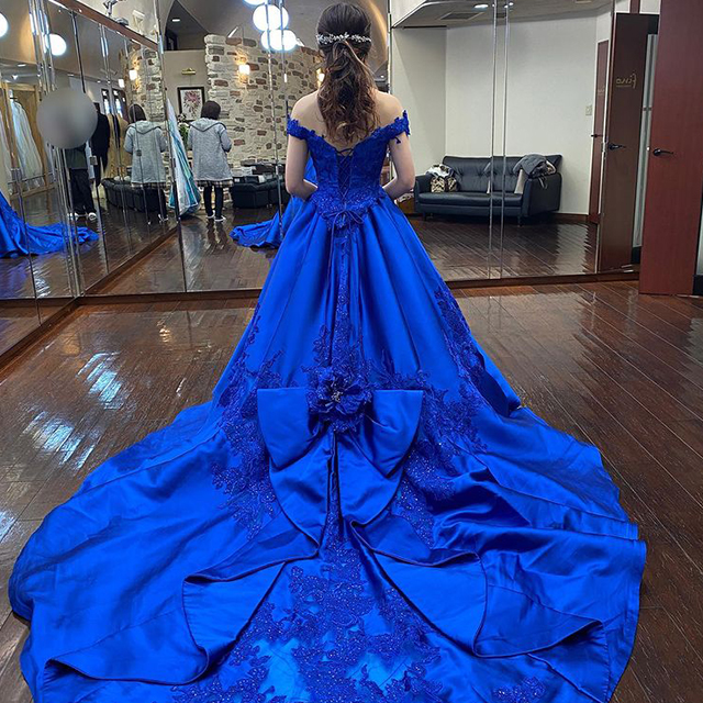 青・ブルー系のウェディングドレス・カラードレスのデザイン集！似合う