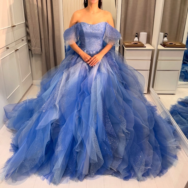 青・ブルー系のウェディングドレス・カラードレスのデザイン集！似合う