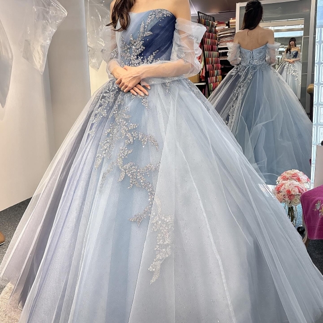 青・ブルー系のウェディングドレス・カラードレスのデザイン集！似合う