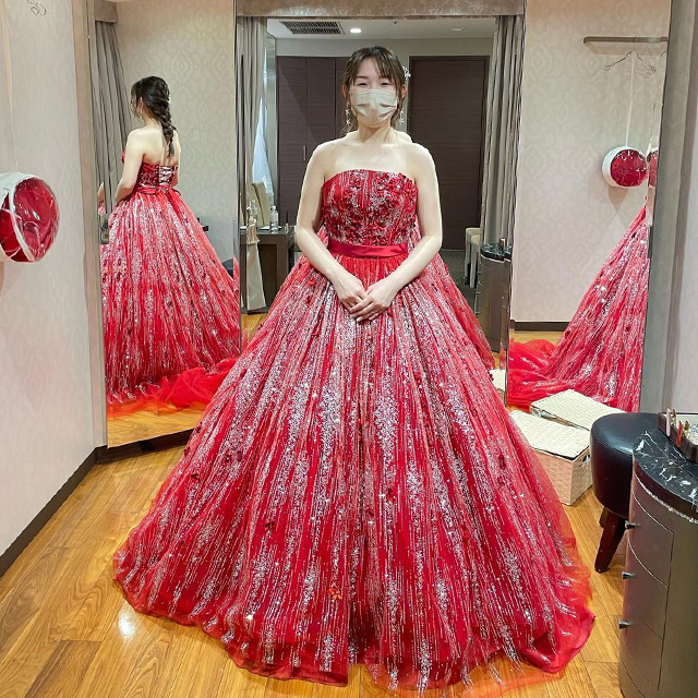赤のウェディングドレス・カラードレスのデザイン集！似合う小物 ...