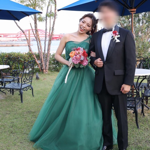 グリーンドレスを着た花嫁