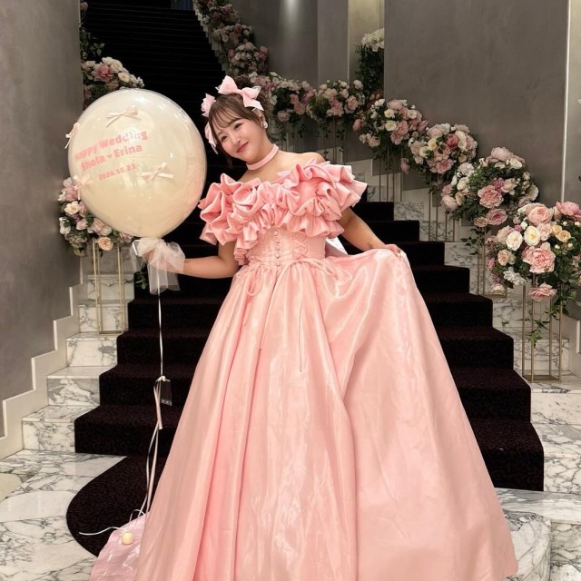 ピンクのチョーカー