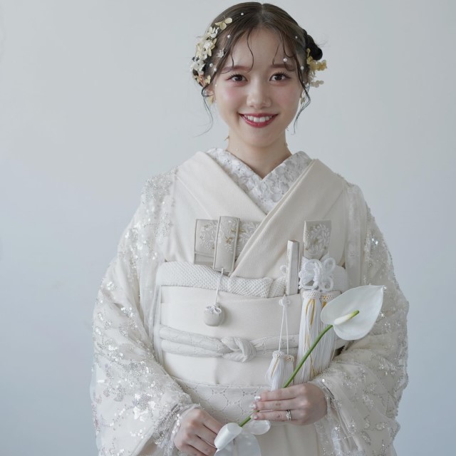 オーガンジー打掛 白 ホワイトシルバー 豪華絢爛 花嫁　結婚式 結婚式の色打掛・花嫁用着物|白のオーガンジー地に花車と桜