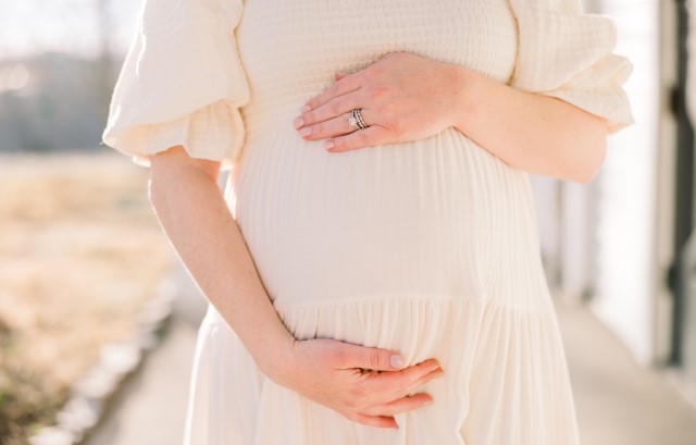 お腹の大きな妊婦