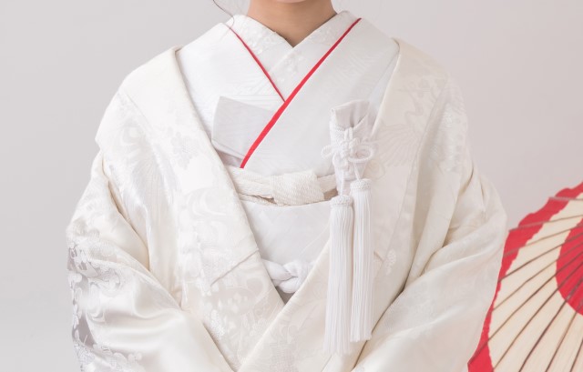 赤ふきの白無垢