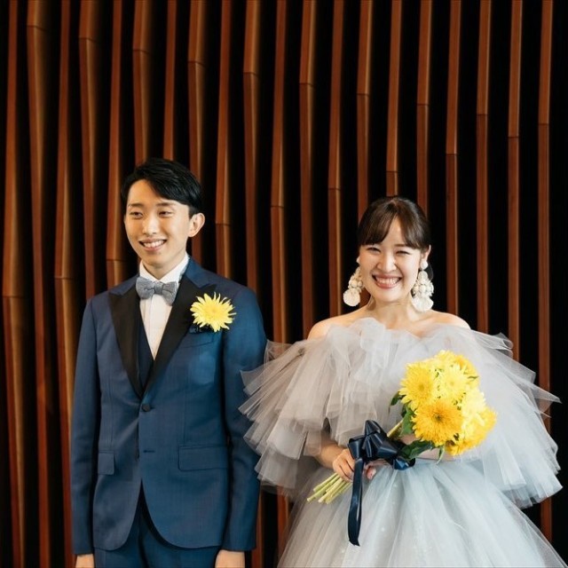 結婚式で新郎がつける【ブートニア】選び方や費用相場、先輩花婿の