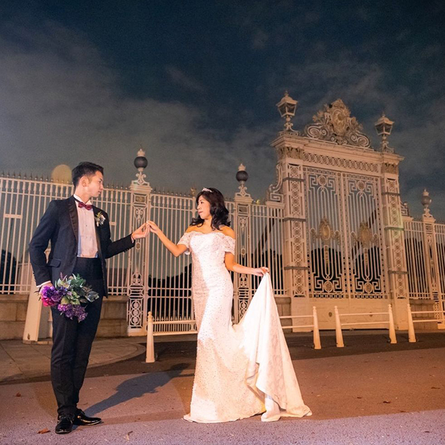 新郎が結婚式に着るタキシードの 色 は 写真付きで着こなしも紹介 結婚ラジオ 結婚スタイルマガジン