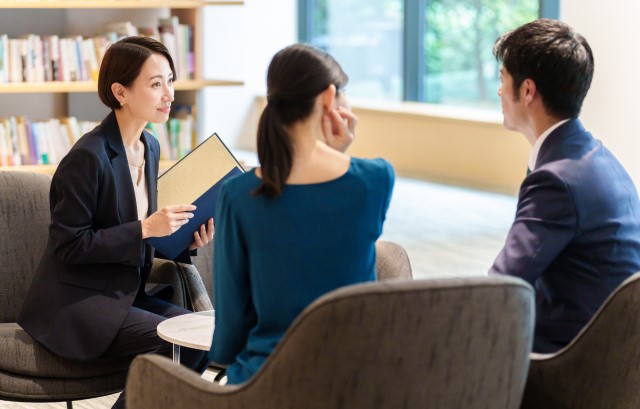式場のプランナーとの相談