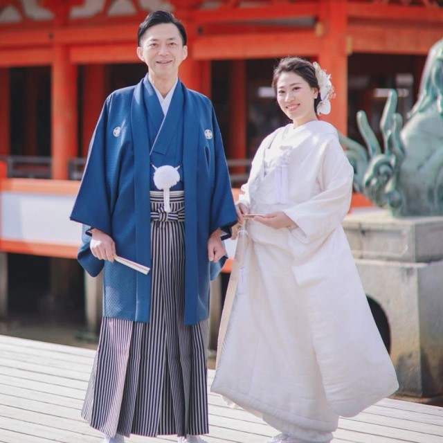 和装の新郎新婦