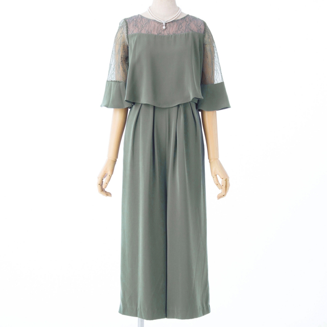 スモーキーグリーンの袖付きパンツドレス