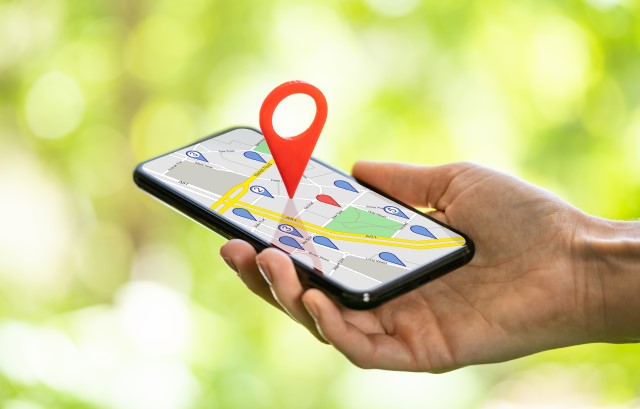 地図を表示したスマホ