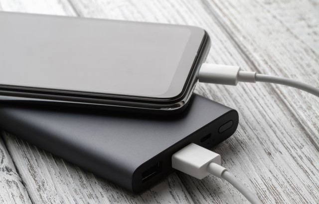 スマホとモバイルバッテリー