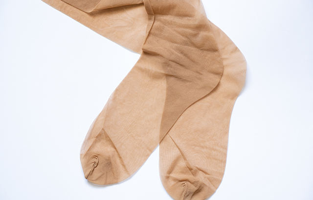 ベージュのストッキング