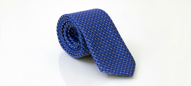 青色のネクタイ