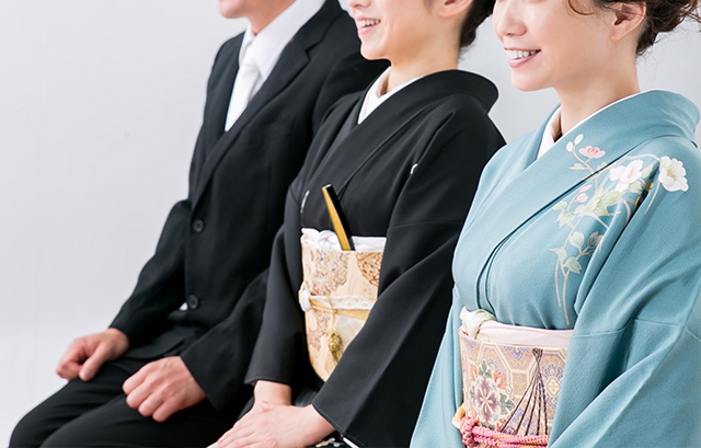 結婚式に出席する親族