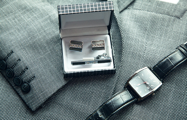 スーツと男性用小物