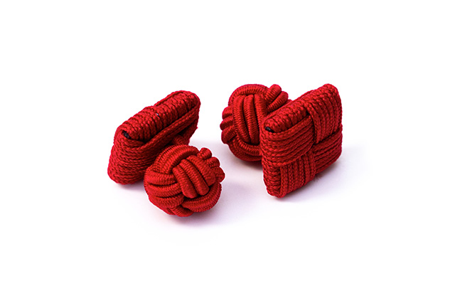 紐式のカフスボタン