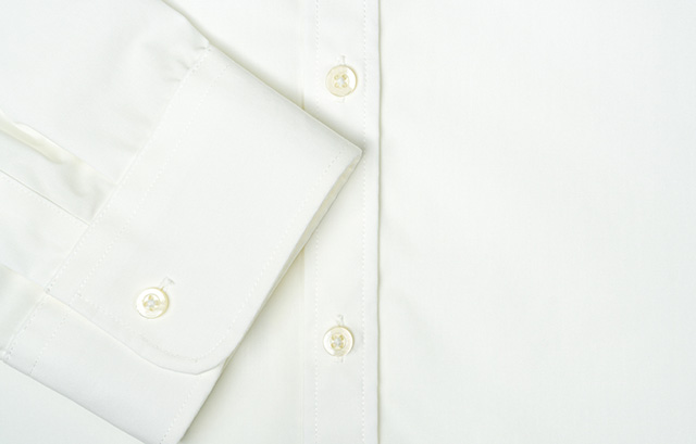 シングルカフスのシャツ