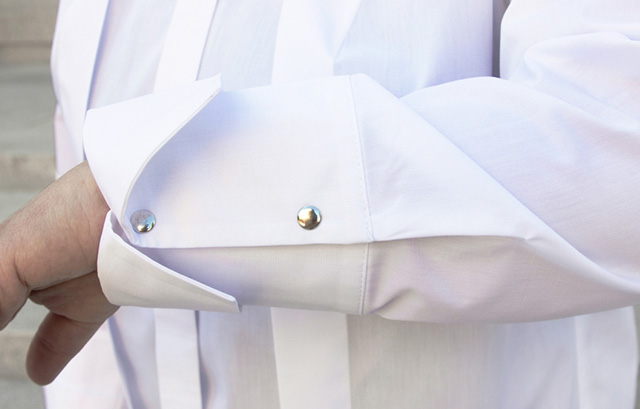ターンナップカフスのシャツ