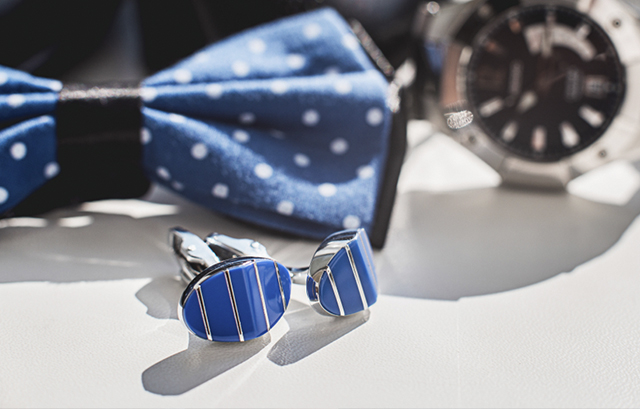 ブルーのカフスボタン