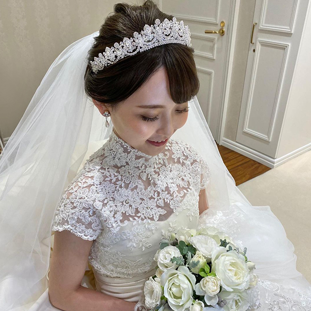 結婚式でつける「ティアラ」の種類と選び方を解説！先輩花嫁のかわいい