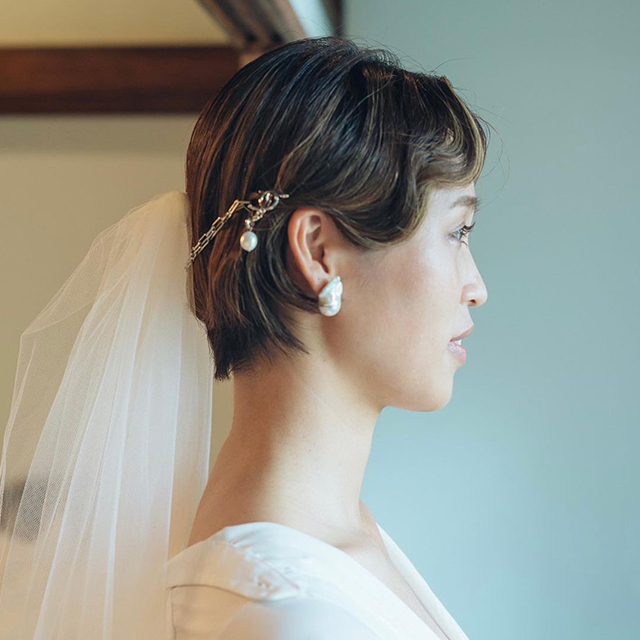 花嫁の髪型 ショートの人必見 オシャレでかっこいいアレンジ実例をご紹介 結婚ラジオ 結婚スタイルマガジン