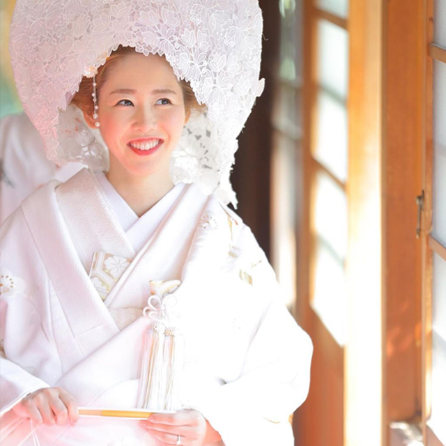 白無垢ヘア実例集】おしゃれな洋髪から綿帽子までアレンジ例を長さ別に