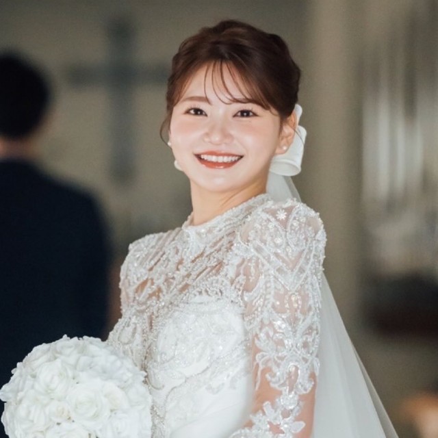 ブラウンベージュ系で統一したメイクの花嫁さん