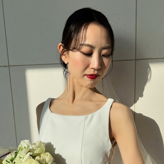 かっこいいメイクの花嫁さん