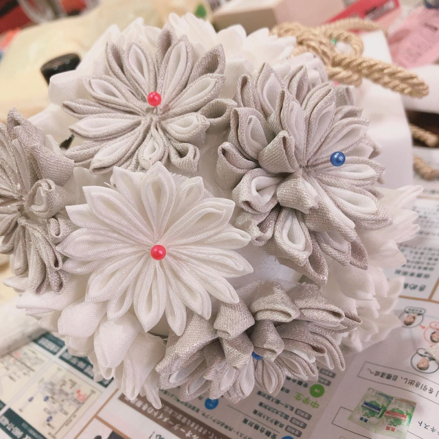 和装花嫁に人気のボールブーケ実例集！生花・造花・つまみ細工