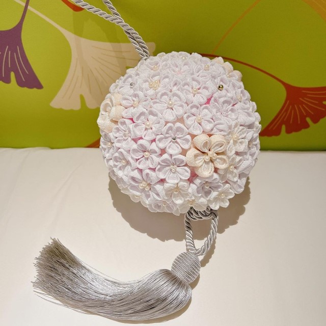 和装花嫁に人気のボールブーケ実例集！生花・造花・つまみ細工