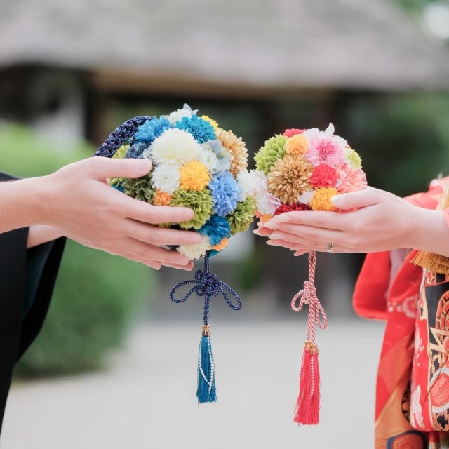 和装花嫁に人気のボールブーケ実例集！生花・造花・つまみ細工
