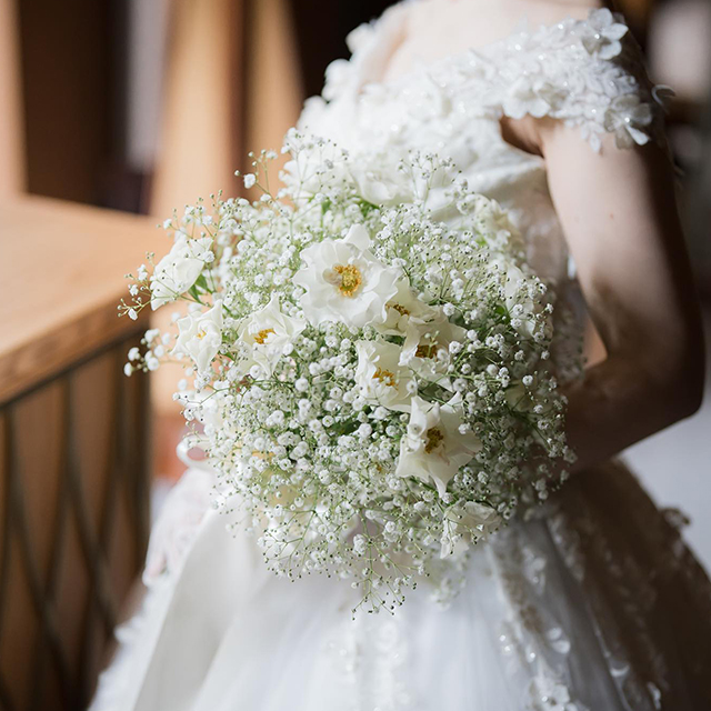 実例あり】可愛い「かすみ草」のウェディングブーケアイデア集！ ｜ 結婚ラジオ ｜ 結婚スタイルマガジン