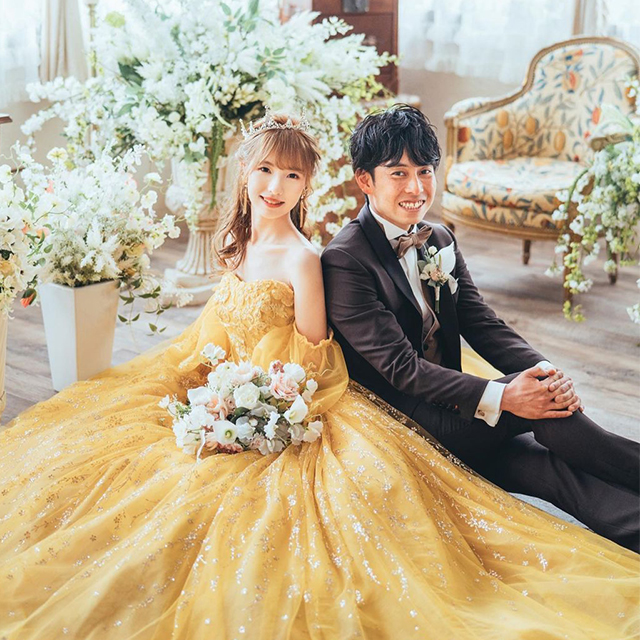 イエローカラードレスフラワーウェディングドレス結婚式