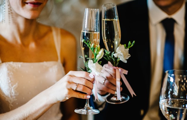 花が巻かれたグラス