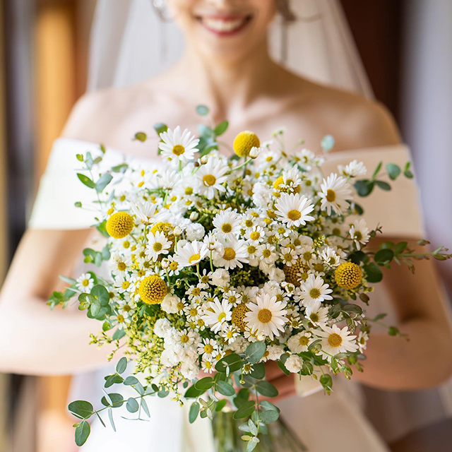 マーガレットとユーカリの春ブーケ